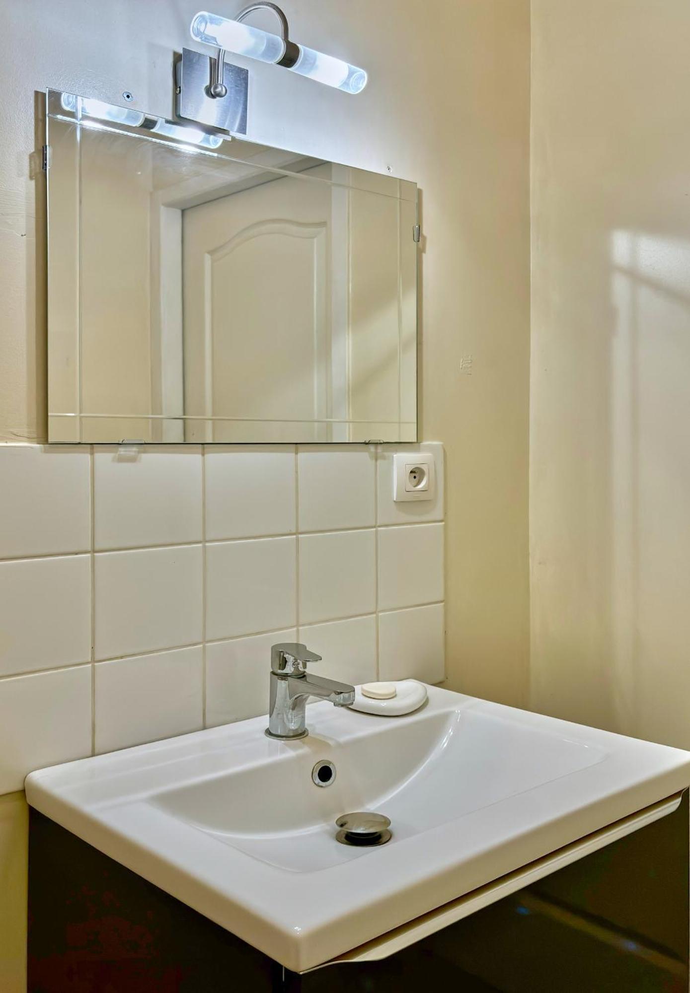 Agreable Studio En Hyper Centre Nevers Exteriör bild